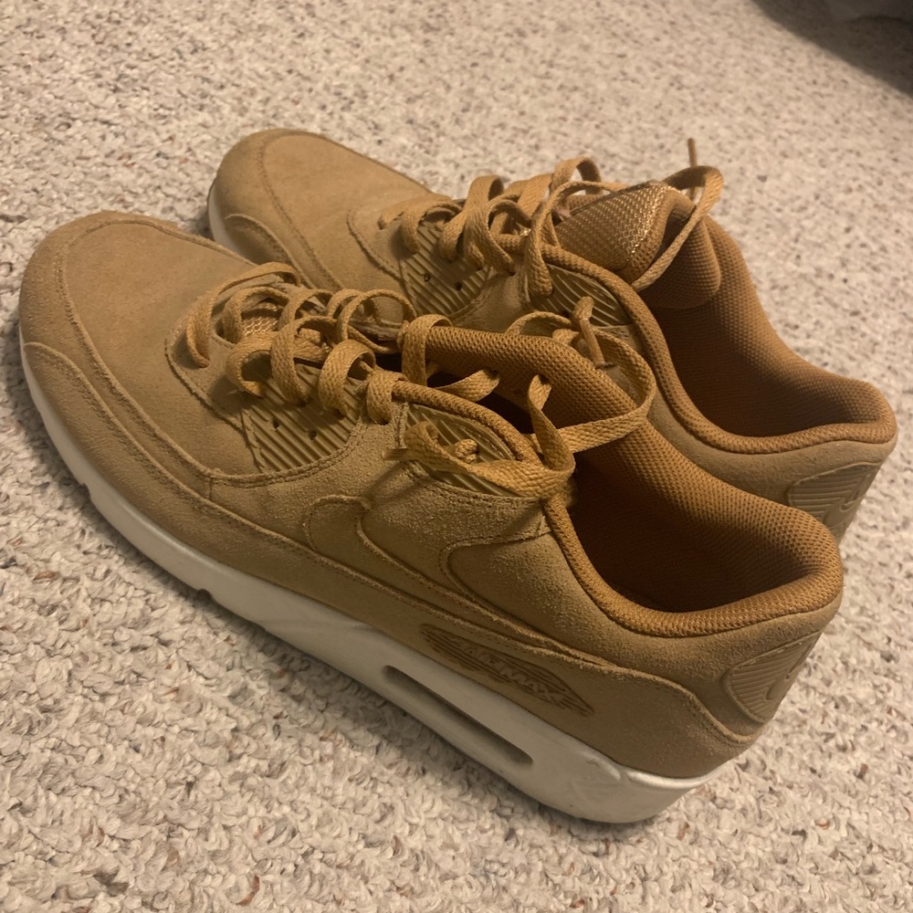 Nike air max. Great just barely wear them